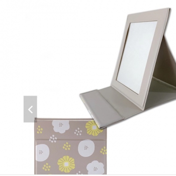 Gương Trang Điểm Bỏ Túi Hình Hoa Nhật